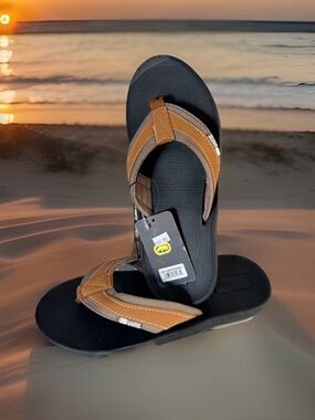 ECKO UNLTD. Men’s Size 9 Braided Flip Flops Sandals. Multicolor. New with Tags.